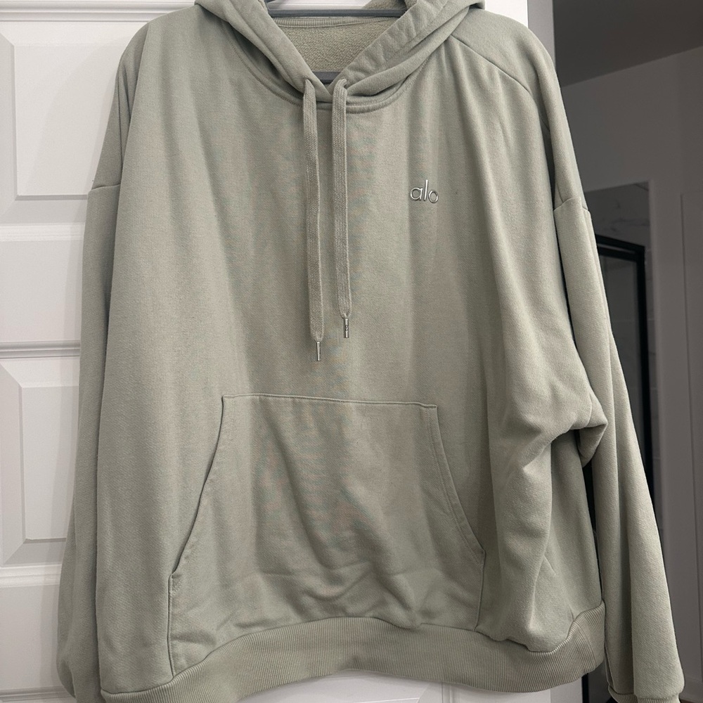 Alo Sweatshirt. Limestone. XL